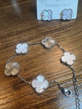 Stainless Steel White Mother-of-Pearl Clover Bracelet